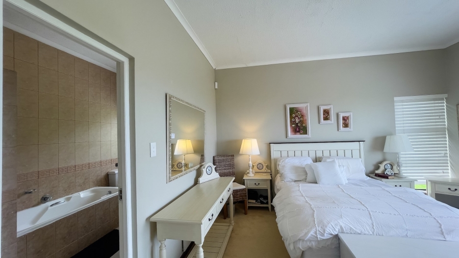 4 Bedroom Property for Sale in Groot Brakrivier Central Western Cape